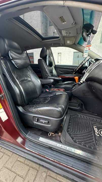 A picture of Fast Deal Registered Rx330 2006 model