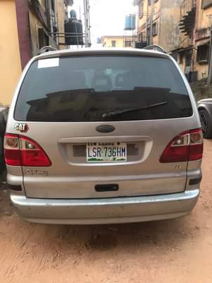A picture of Ford Galaxy 2.3