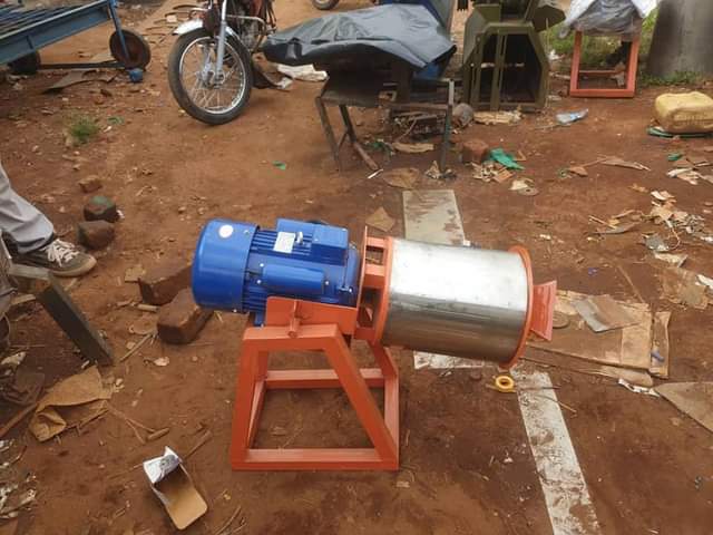 A picture of G Nuts MACHINE WHATSAPP 0776961667