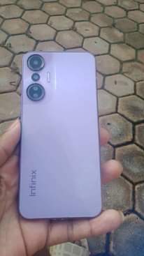 A picture of Infinix hot 20s no crack everything working perfectly