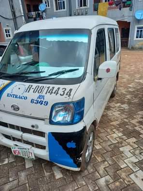 A picture of Tokumbo standard Hijet mini bus Registered Manual gear selection 1