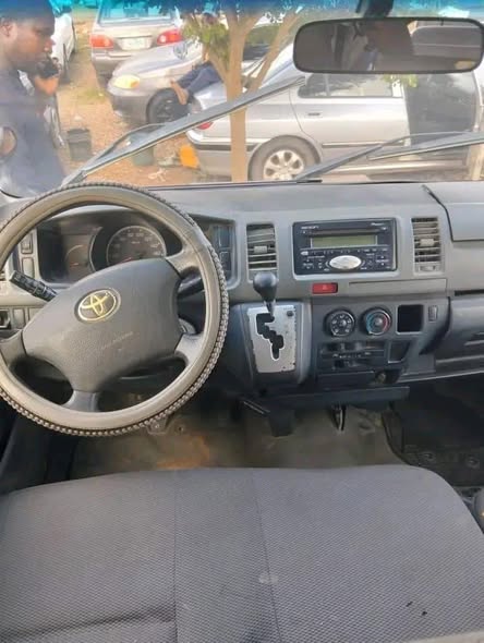 A picture of Please I need money for this Belgium standard Hummer 1