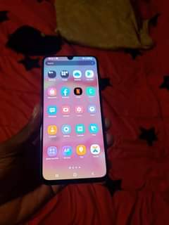 A picture of SAMSUNG Galaxy A70 128gbs 8gb ram 480 000 