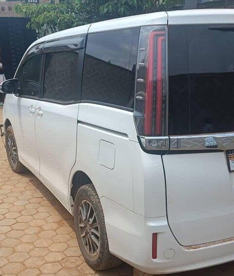 A picture of 2018 Toyota noah