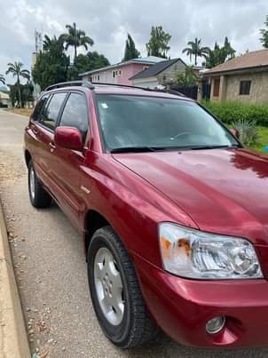 A picture of Toyota Highlander 2005