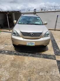 A picture of LEXUS RX 330