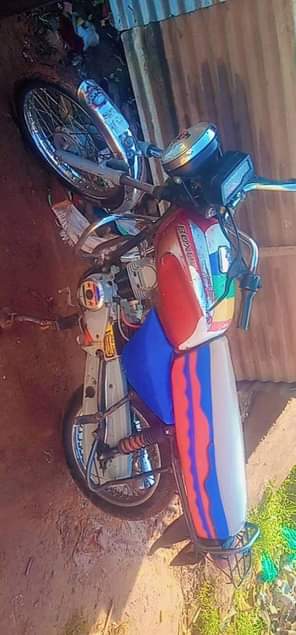 A picture of Motorcycle Bajaj boxer 100cc