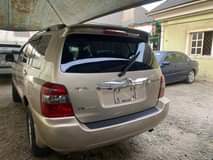 A picture of Registered Toyota Highlander 2005 model First body 3 row seat