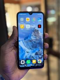 A picture of Redmi note 8 128gb 6gb ram clean no crack at