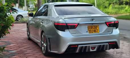 A picture of Toyota mark x