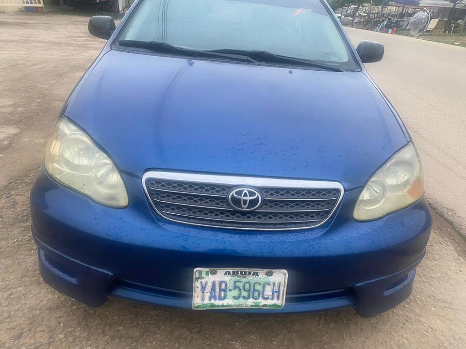 A picture of Sweet Toyota Corolla 04 everything blessed ac freezing 2 9m