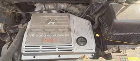 A picture of Lexus RX300