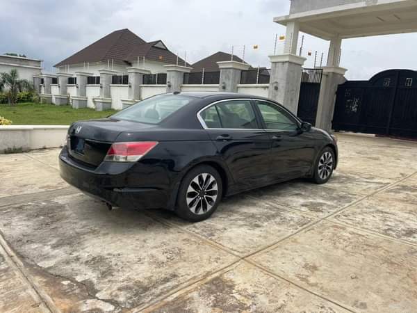A picture of PURELY FIRST BODY 2008 HONDA ACCORD GOING FOR 4 7