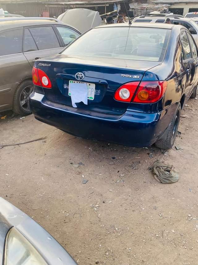 A picture of 2003 Toyota corolla