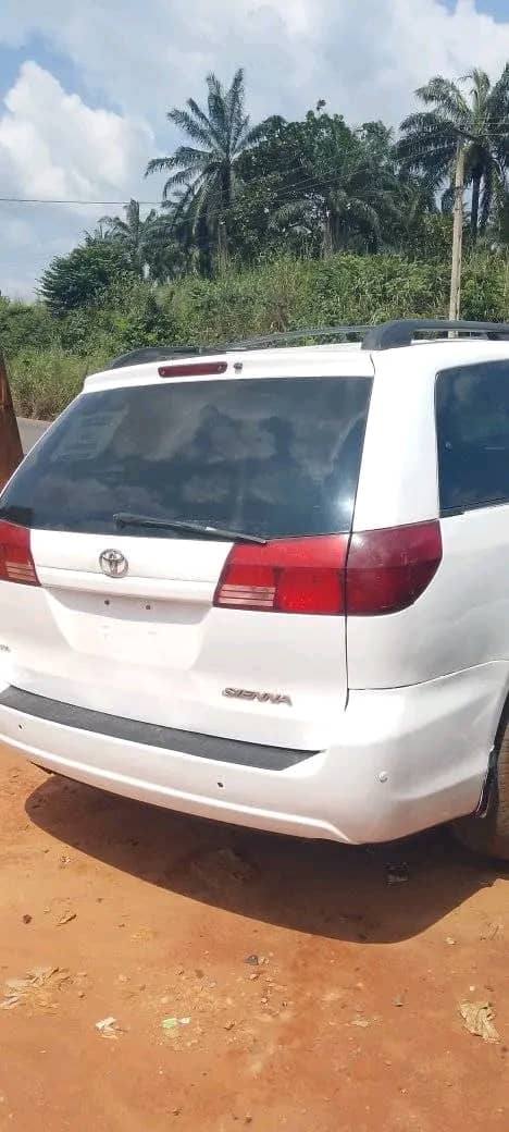 A picture of urgent sale Sound Toyota Sienna for sale