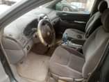 A picture of Toyota sienna 04 05 first body private used NO AC