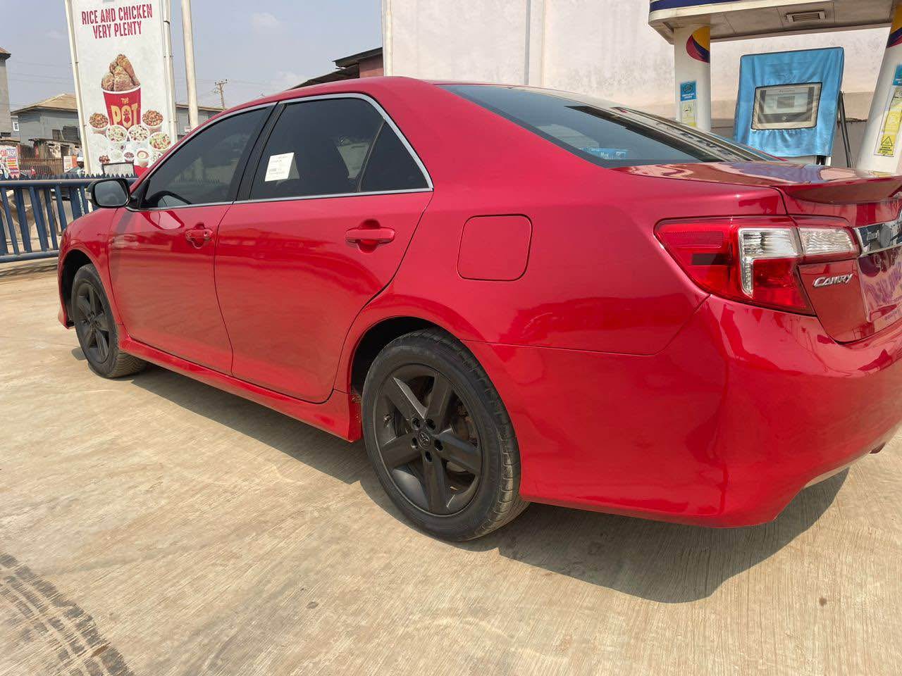 A picture of Toyota Camry sports edition 2014 4plugs registered 12.3m
