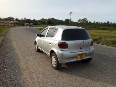 A picture of 2000 Toyota vitz
