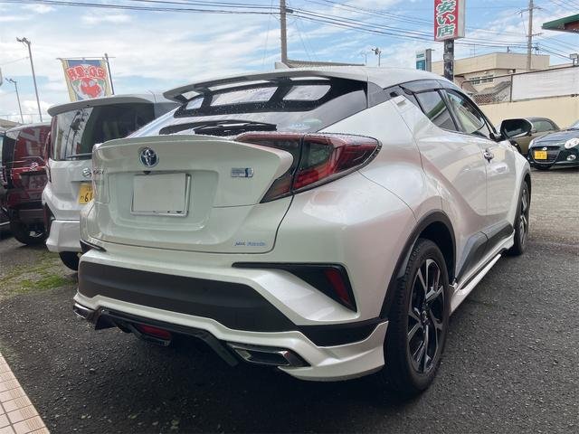A picture of 2018 Toyota c hr