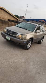 A picture of 2001 model Lexus RX300 Pure first body Tokumbo standard Nothing