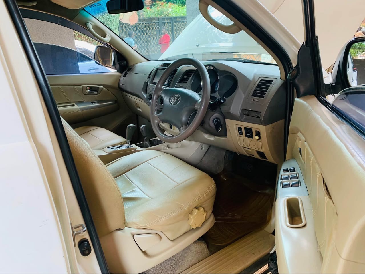 A picture of TOYOTA HILLUX