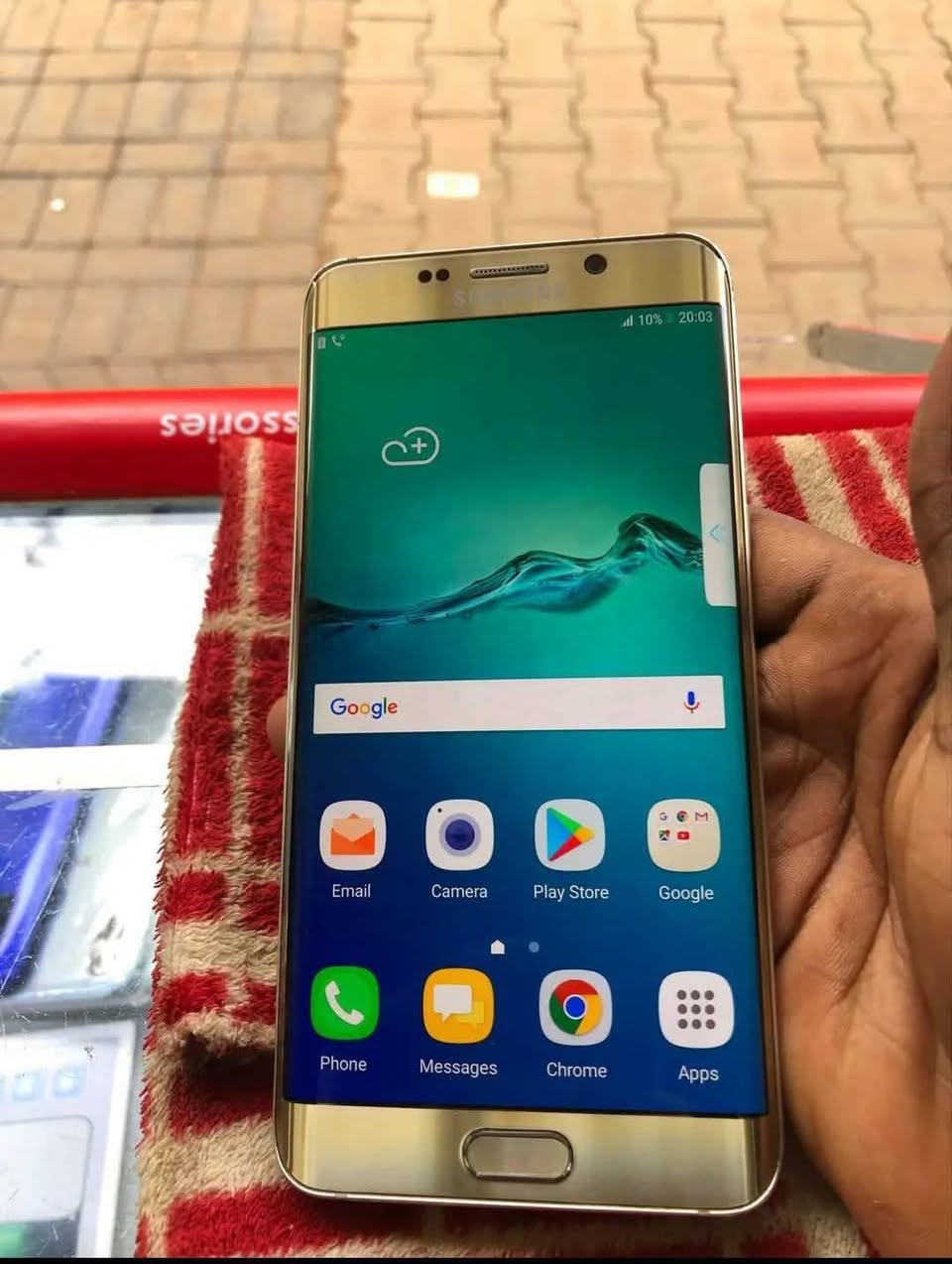 A picture of Samsung Galaxy S6 Edge plus
