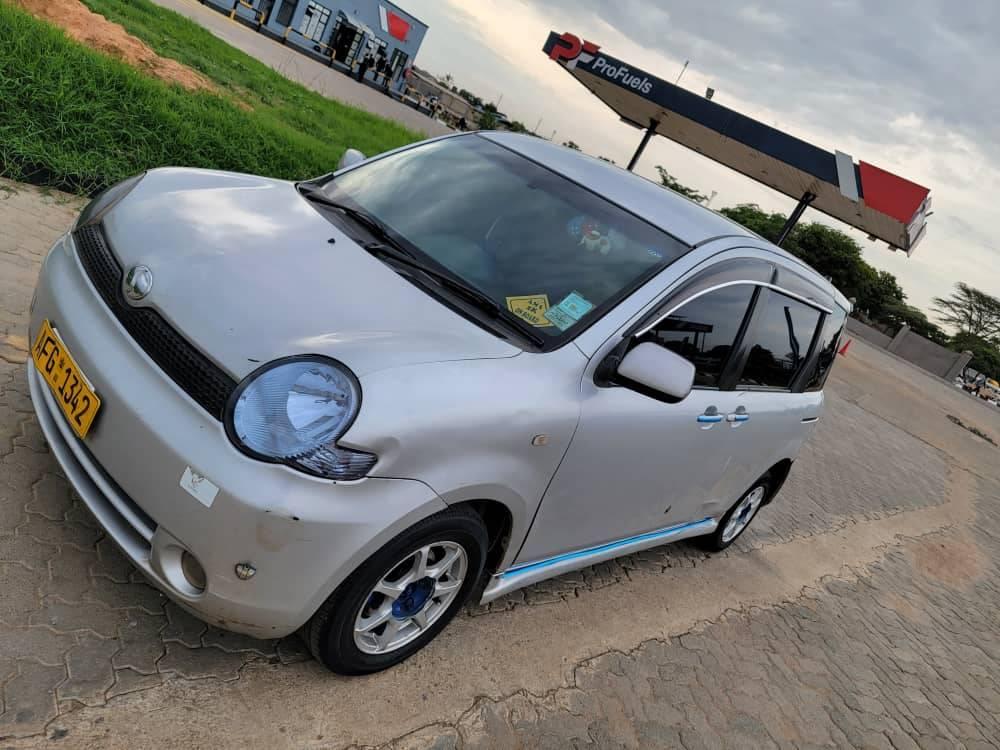 used toyota sienta