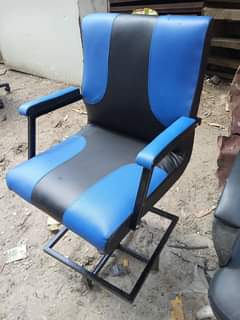 A picture of Kiti Cha saloon