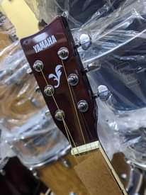 A picture of YAMAHA ACOUSTIC GUITAR