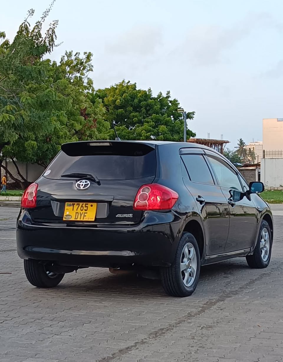 A picture of TOYOTA AURIS