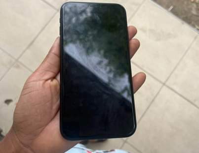 A picture of Iphone XR