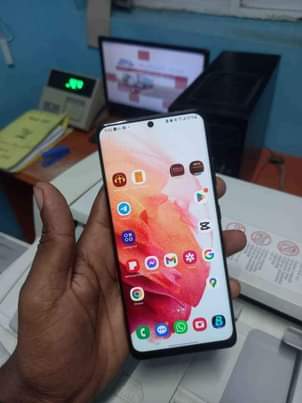 A picture of S21 ultra 5G 128GB 12RAM 750k