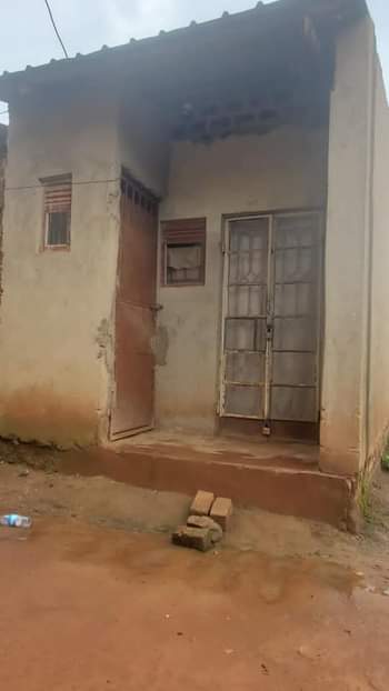 A picture of House for sale in kawanda town 4.9m 0704717593 kawanda kilinyabigo