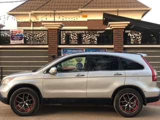 A picture of Honda CR V 2008
