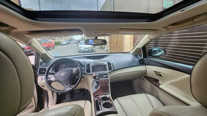 A picture of Toyota Venza 2011 model registered tokumbo standard sound engine and