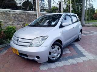 A picture of TOYOTA IST INAUZWA BEI 9 8MILION KARIBU SANA