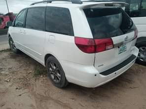 A picture of Direct Belgium grade Toyota sienna 2010 With leather interior Sound