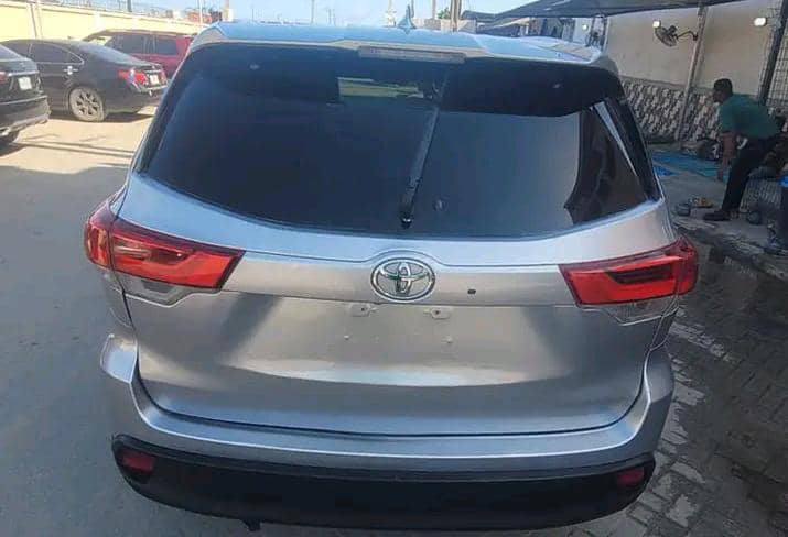 A picture of 2018 registered Toyota Highlander