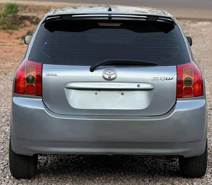 A picture of Toyota Obama 2004 model price 1 900 000 price 1