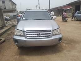 A picture of Toyota Highlander for sale engine and gear is ok Ac