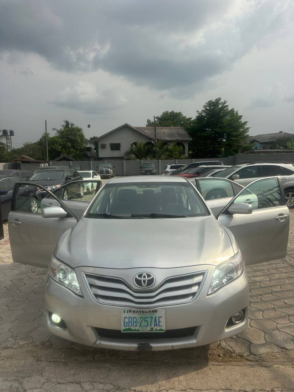 A picture of Toyota camry 2011 model
