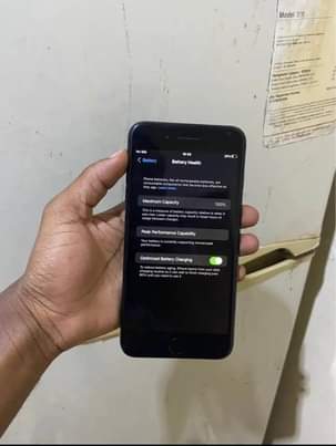 A picture of Iphone 7plus GB128