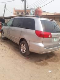 A picture of 2007 Toyota sienna for sale buy and use nothing to