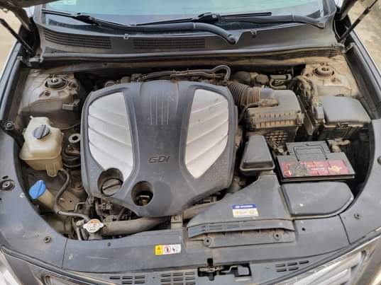 A picture of Hyundai Azera 2013