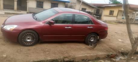 A picture of Honda Accord 04