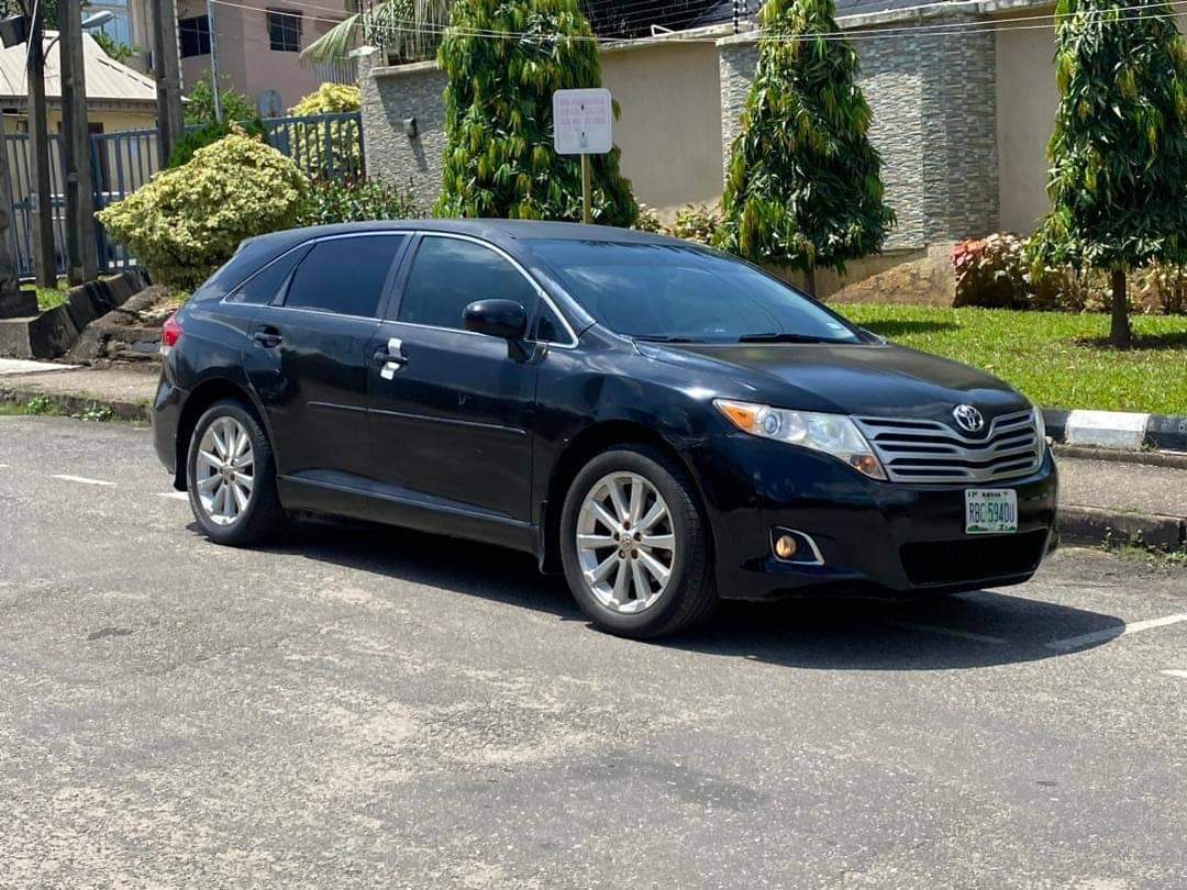 A picture of 2010 Toyota venza