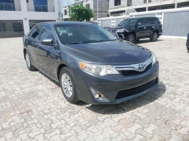 A picture of FOREIGN USED 2013 TOYOTA CAMRY KEYLESS HYBRID
