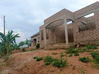 A picture of House on quick sale Kasangati buwambo city Seated on 40