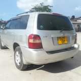A picture of TOYOTA KLUGER BEI 9.8MILLION GARI NI MZURI KARIBU SANA