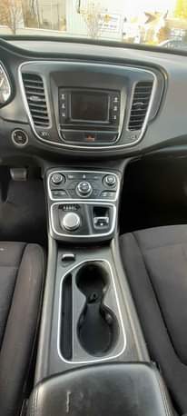 A picture of 2015 Chrysler 200 Limited Sedan 4D